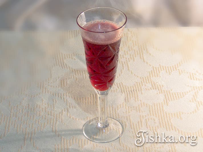 Коктейль "Кир Рояль" - пошаговый рецепт с фото